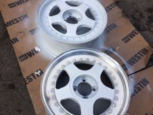 After leaving my wheel guy Honda day was approaching (Honda day spring 2016) so I decided to plastic dip them for the show. Went with white faces and bolts with a polished lip.