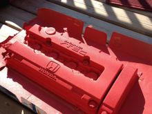 got the valve cover all done I used 2 coats vat high heat primer and 3 coats vat high heat wrinkle red.
