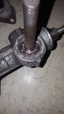 Inner retainer is a pinched ring