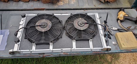 Fans with brackets, NOT those goofy fan mounting things that ruin the core.


 
