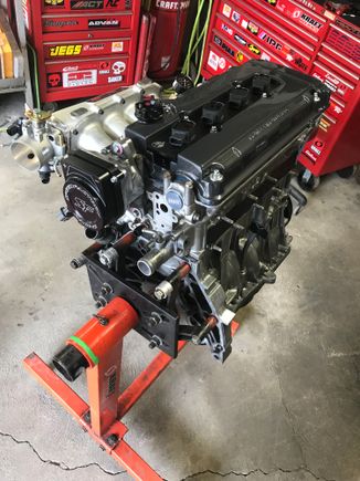 Some of my brackets came in from powder coating so I tossed them on the motor. I finally found a obd1 GSR oem shell in my box of 100 distributors. Polished that bad boy up then put it on the motor.