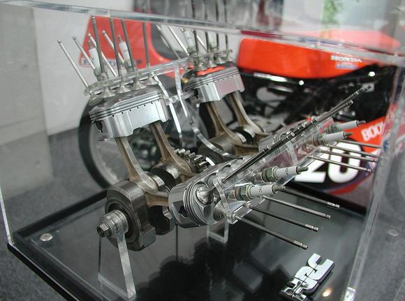 800pxOvalpiston