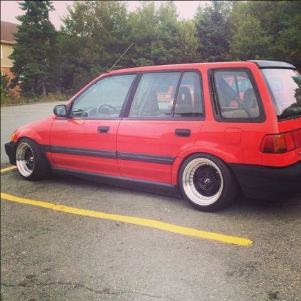 a week or two later my buddy came home with a civic wagon i instantly bought it off him because he has a del sol build going its a sir trans top. and he knew if he kepted this he would build it so for a daily i bought this civic wagon and put my wheels on it. had a roll cage, momo bucket seat, stage 4 clutch, d16y8 it was a fun car