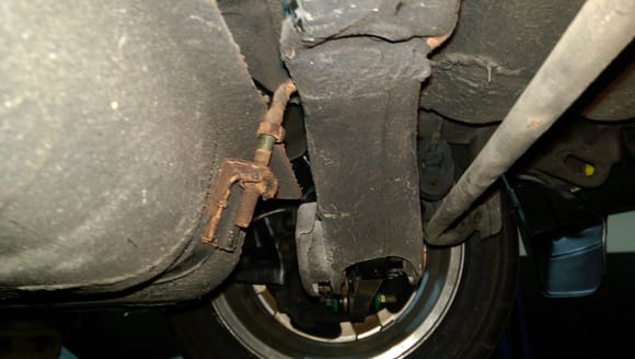 The right rear subframe twist