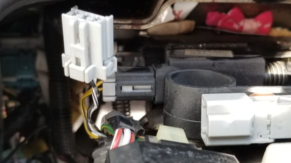 When this connector is disconnected, can remove key from Ignition normally.