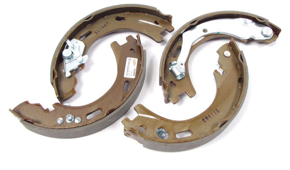 Brakes - NEW - Parking brake shoes LR3/4 - New - 0  All Models - Ephrata, PA 17522, United States