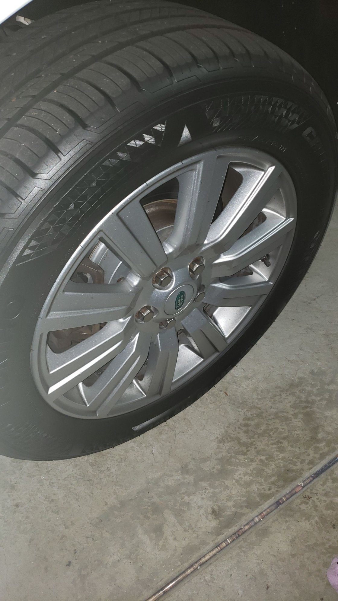 Wheels and Tires/Axles - For Sale: set of 5 brand new Kumho tires and OE rims for LR3 / LR4 - New - 2004 to 2016 Land Rover LR4 - San Diego, CA 92150, United States