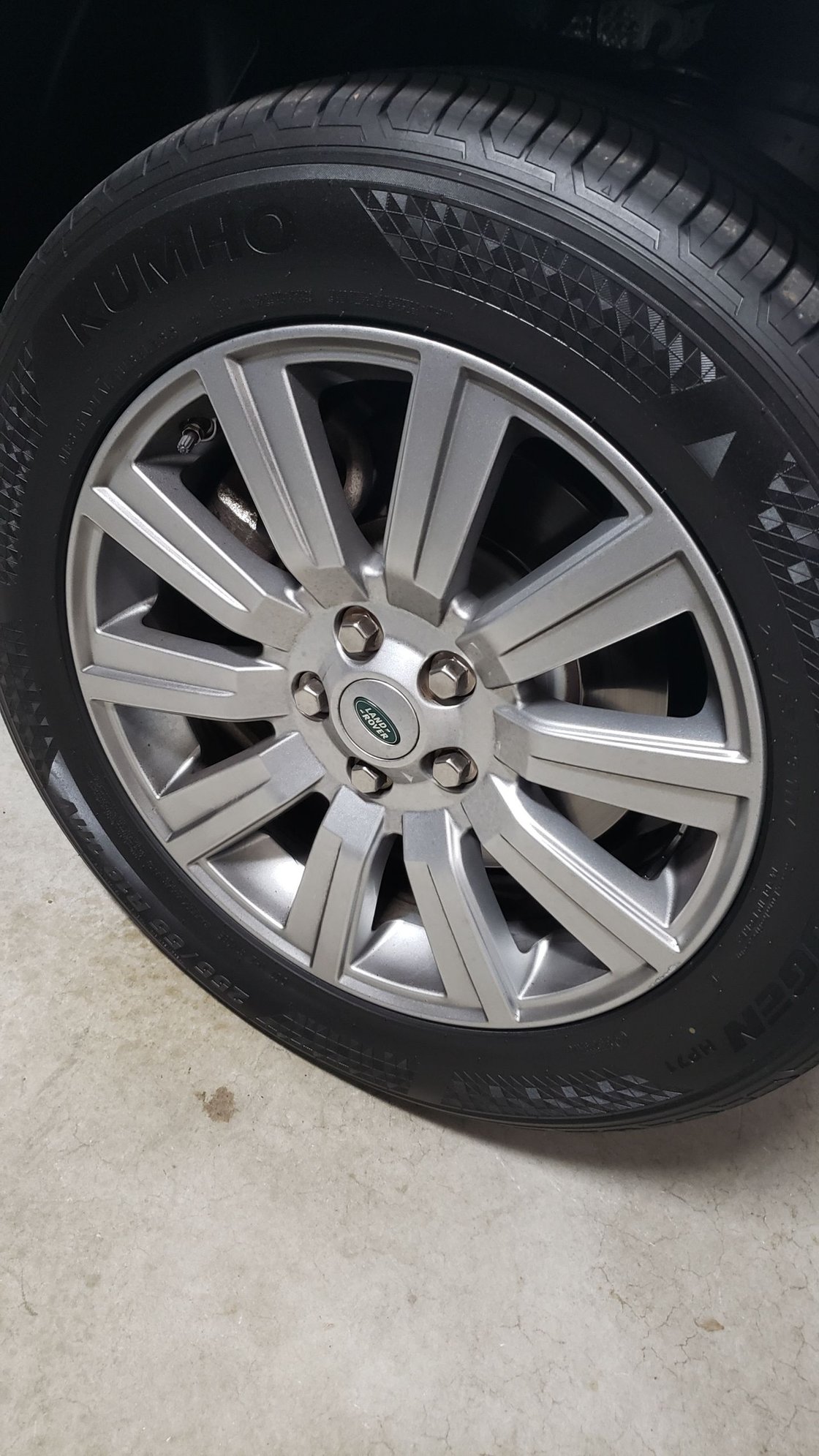 Wheels and Tires/Axles - For Sale: set of 5 brand new Kumho tires and OE rims for LR3 / LR4 - New - 2004 to 2016 Land Rover LR4 - San Diego, CA 92150, United States