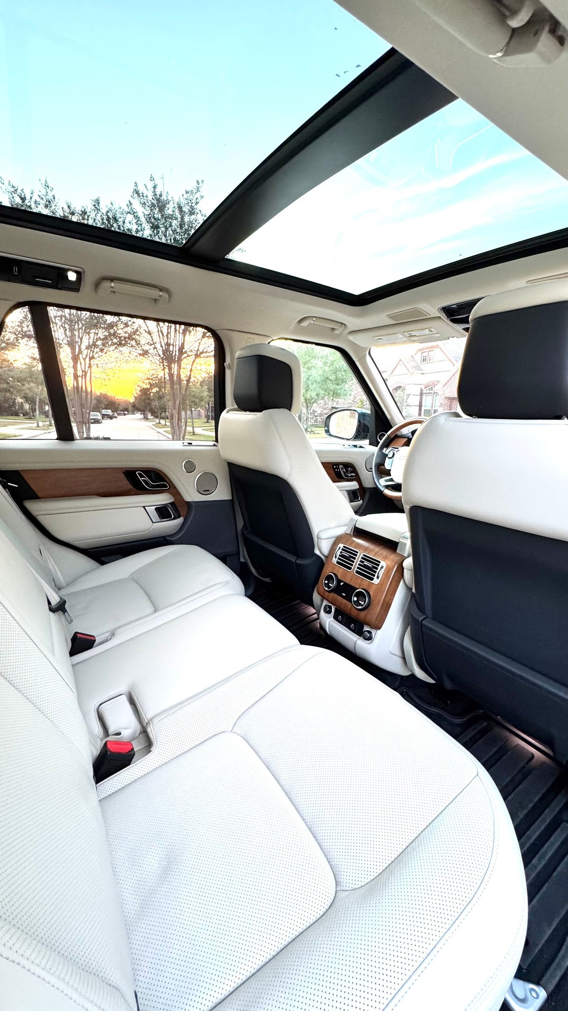 2022 Land Rover Range Rover - Certified 2022 Range Rover Westminster edition - Used - VIN SALGS2RU0NA460070 - 25,205 Miles - Houston, TX 77479, United States