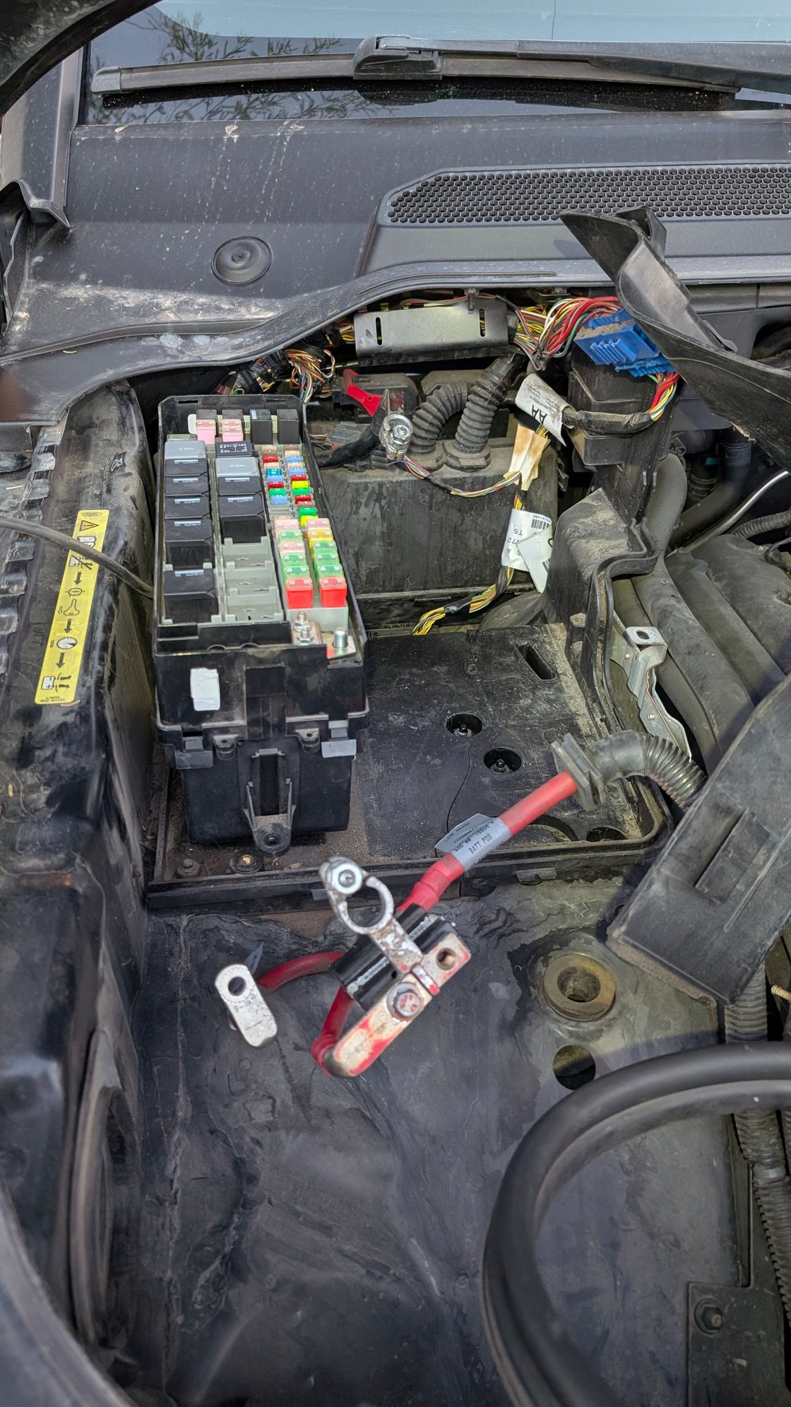 Battery and air box removed eofor extra working space 