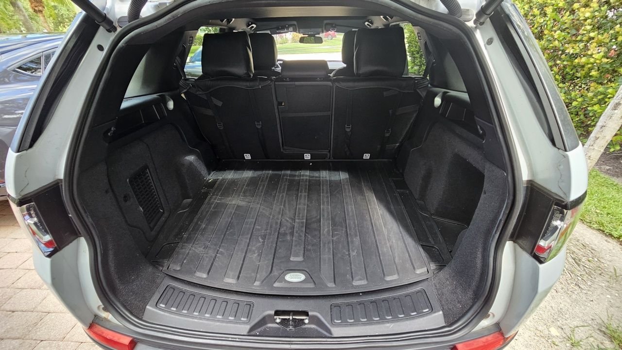 2019 Land Rover Discovery Sport - Land Rover Discovery Sport HSE 49000 miles - Used - VIN SALCR2FX9KH807004 - 49,100 Miles - 2 cyl - 4WD - Automatic - SUV - White - Royal Palm Beach, FL 33411, United States