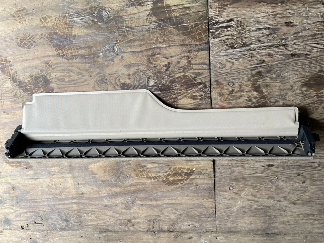 Interior/Upholstery - LR3 or LR4 Cargo Cover - Used - 2005 to 2009 Land Rover LR3 - 2010 to 2016 Land Rover LR4 - Seattle, WA 98155, United States