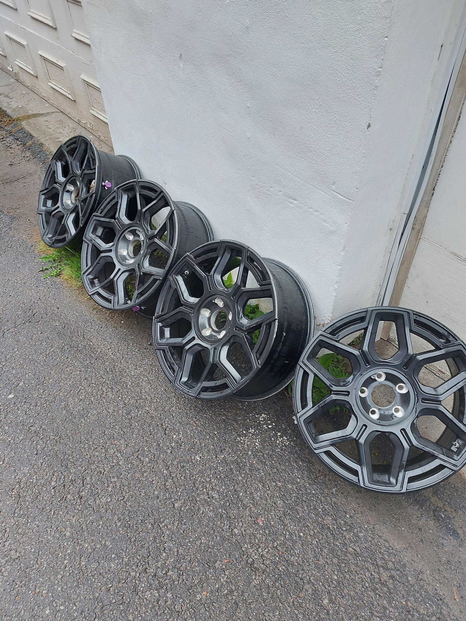 Wheels and Tires/Axles - 20" Fastco Mags 5x120 - Used - All Years Land Rover Defender - All Years Land Rover Discovery - All Years Land Rover Range Rover - All Years Land Rover Discovery Sport - All Years Land Rover LR2 - All Years Land Rover LR3 - All Years Land Rover LR4 - All Years Land Rover Range Rover Sport - Lasalle, QC H8N1W2, Canada