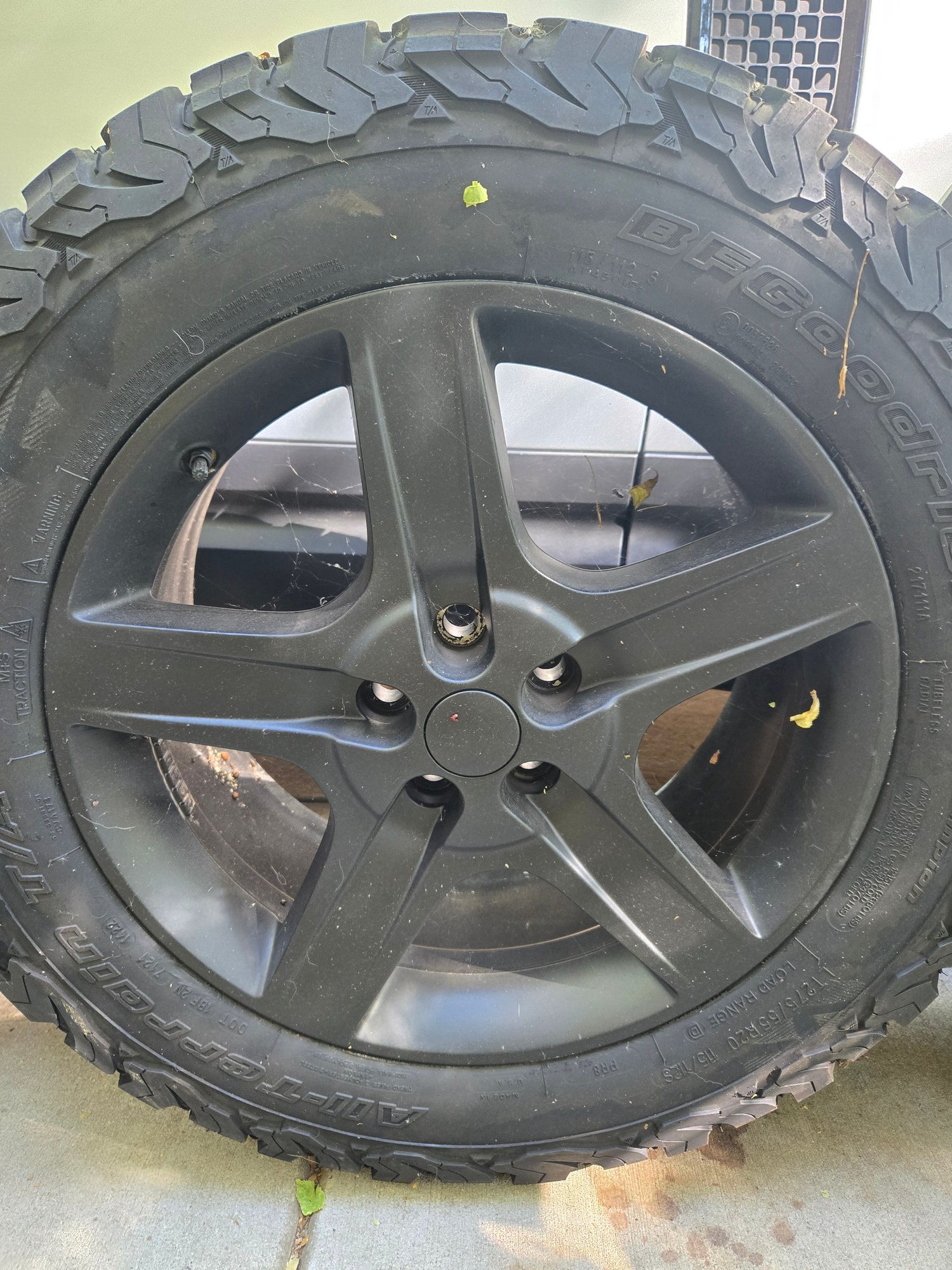 Wheels and Tires/Axles - Defender 20" wheels and KO2s (set of 5) - Used - All Years  All Models - Madison, WI 53726, United States