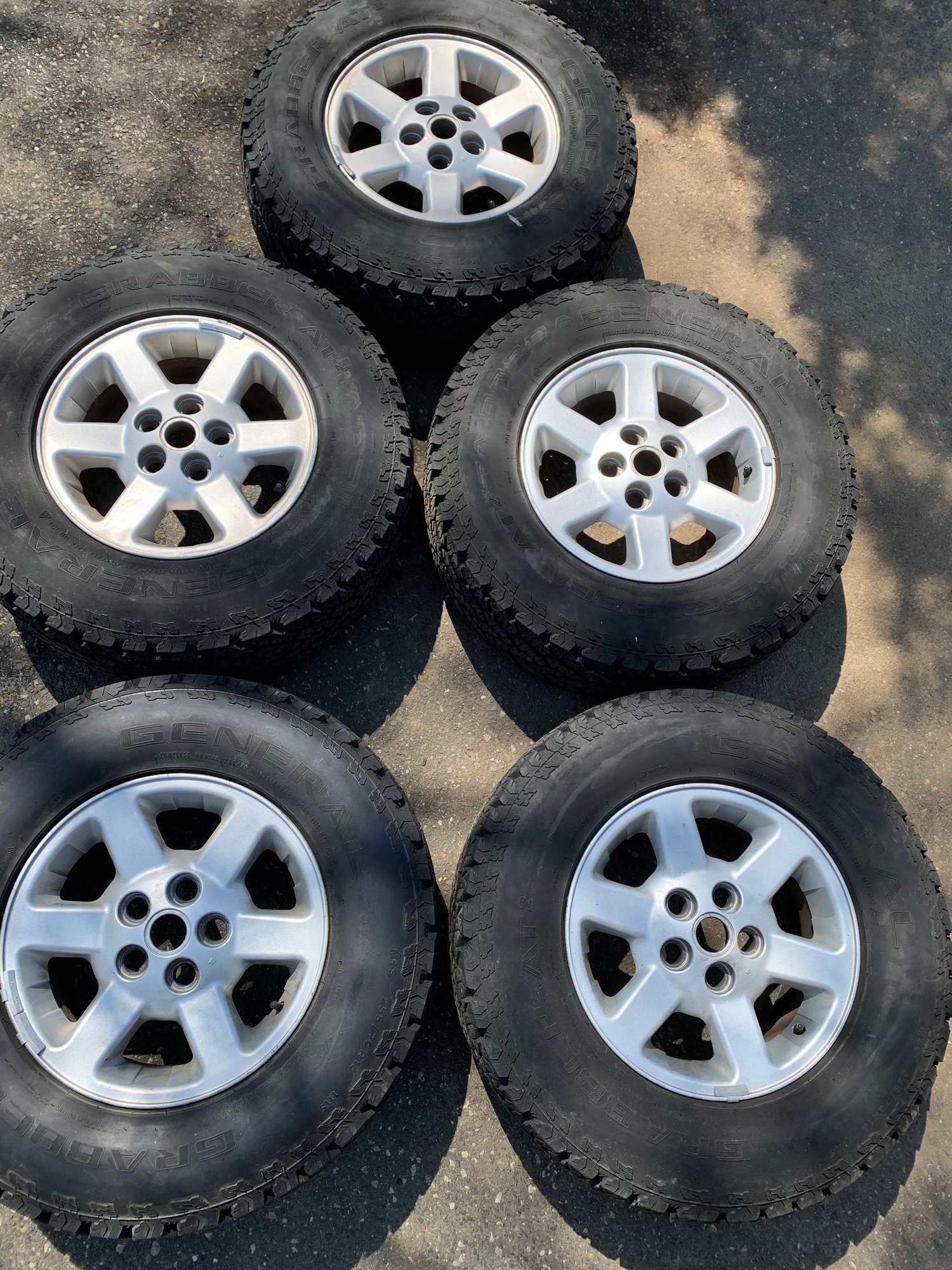 Wheels and Tires/Axles - Discovery 2 alloys with tires - Used - 1999 to 2004 Land Rover Discovery - Moorestown, NJ 08057, United States