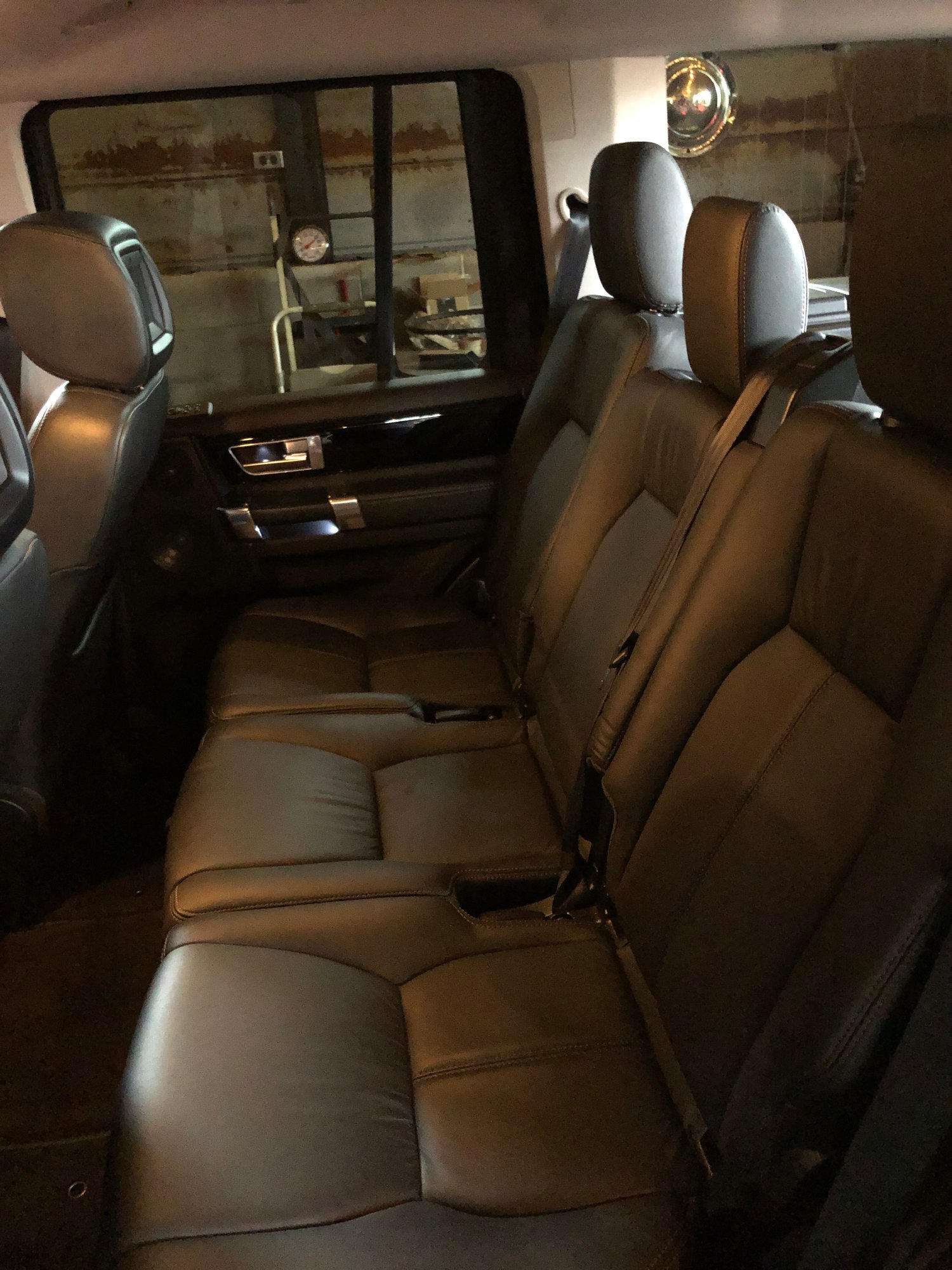 2010 Land Rover LR4 - 2010 Land Rover LR4 Lux plus HD package - very low miles - $21,500 obo - Used - VIN SALAK2D41AA539013 - 8 cyl - AWD - Automatic - SUV - Black - Chattanooga, TN 37353, United States