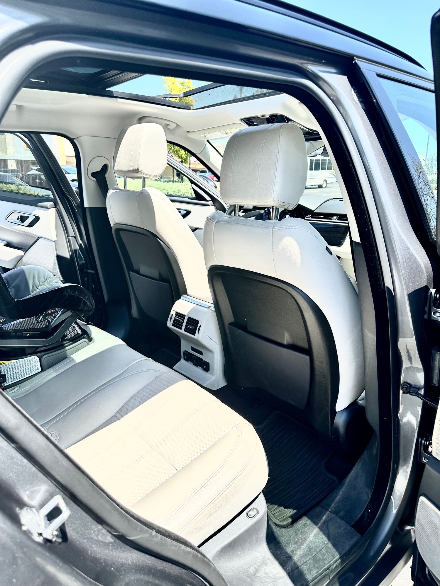 2019 Land Rover Range Rover Velar - Excellent 2019 Range Rover Velar 250 R Dynamic - Used - VIN SALYL2EX4KA215527 - 25,000 Miles - 6 cyl - 4WD - Automatic - SUV - Gray - Irvine, CA 92618, United States