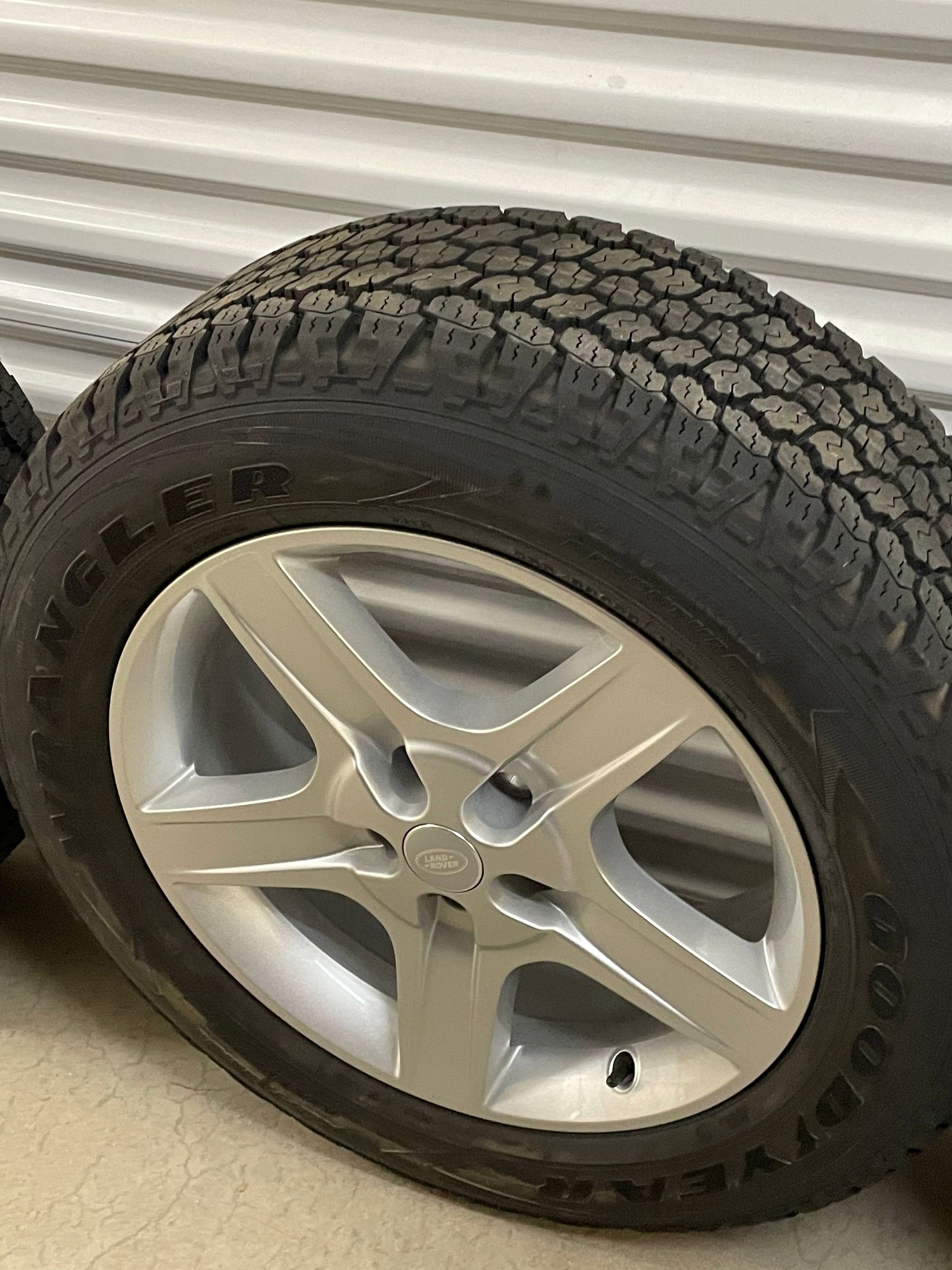 Wheels and Tires/Axles - 20” Style 5094 wheels with Goodyear Adventure tires - set of 5 - Used - 2020 to 2023 Land Rover Defender 110 - Cornelius, NC 28031, United States