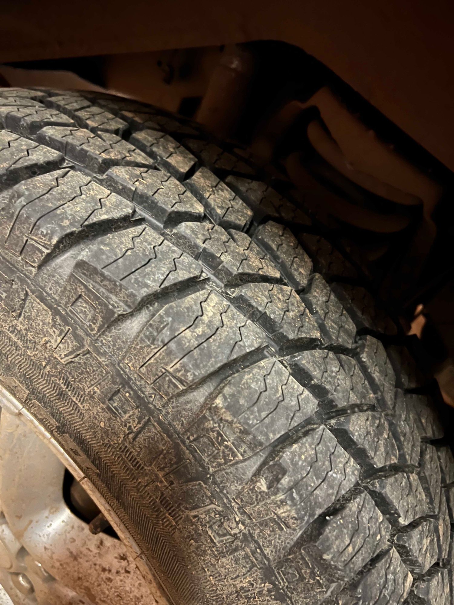 Wheels and Tires/Axles - Set of 5 -18" Hurricane Wheels & Herrcules TerraTrac AT2 LT265/65R18 90%  Eugene, OR - Used - 1999 to 2004 Land Rover Discovery - Junction City, OR 97448, United States