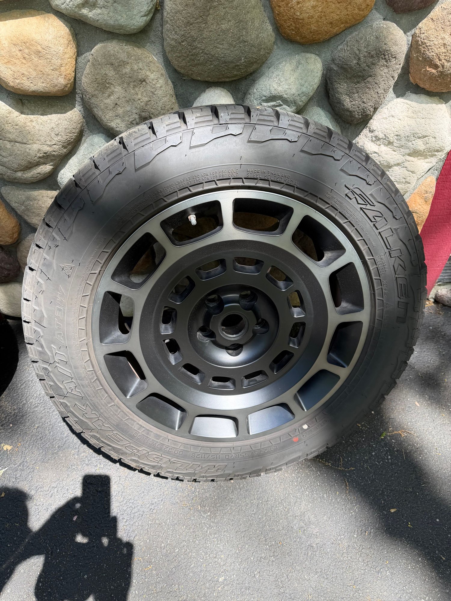Wheels and Tires/Axles - OCTA wheels and Falkens - Used - 2020 to 2026 Land Rover Defender - Mount Sinai, NY 11766, United States