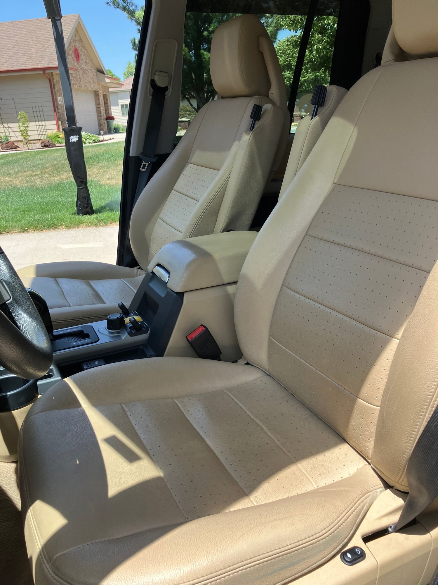 2008 Land Rover LR3 - 08 Landrover LR3  S V8 - Used - VIN SALAE254X8A486666 - 93,900 Miles - 8 cyl - 4WD - Automatic - SUV - Black - Council Bluffs, IA 51503, United States