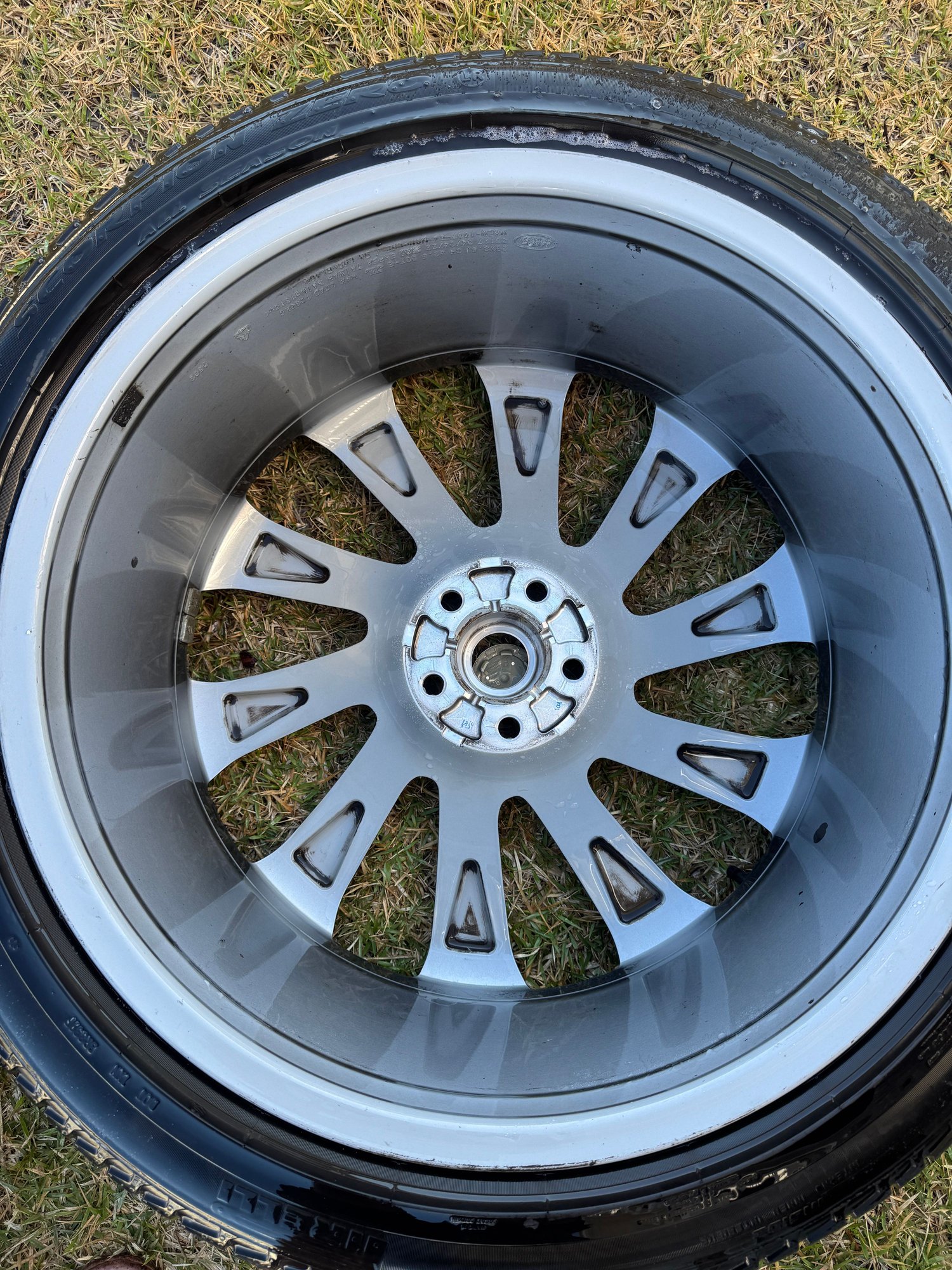 Wheels and Tires/Axles - 23” SV style 1079 wheels and tires - Used - 2010 to 2027 Land Rover All Models - Pensacola, FL 32507, United States