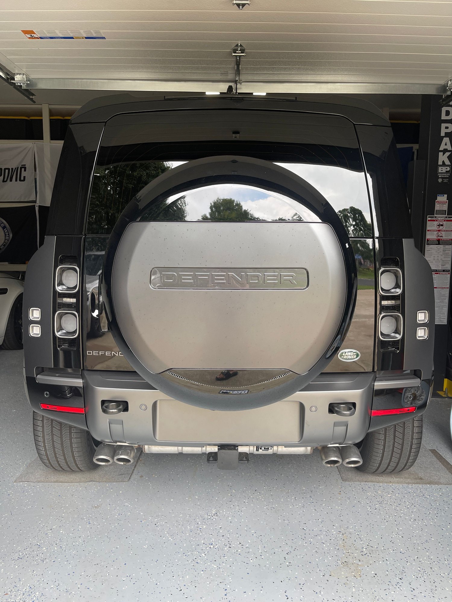 2023 Land Rover Defender - 2023 Land Rover Defender 110 Carpathian Edition - Used - VIN SALEWEEE8P2108945 - 60 Miles - 8 cyl - 4WD - Automatic - Silver Spring, MD 20901, United States