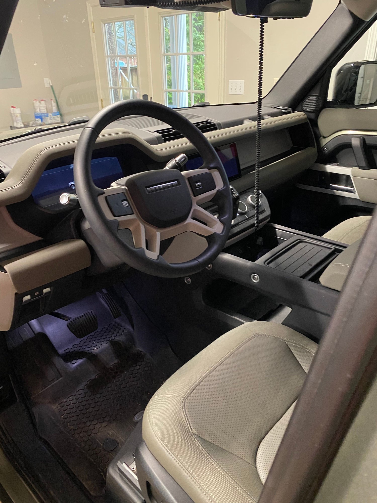 2020 Land Rover Defender - 2020 Defender 110 SE for sale in Arkansas - Used - VIN SALEP7EU7L2020673 - 9,000 Miles - 6 cyl - 4WD - Automatic - SUV - Other - Ft Smith, AR 72908, United States