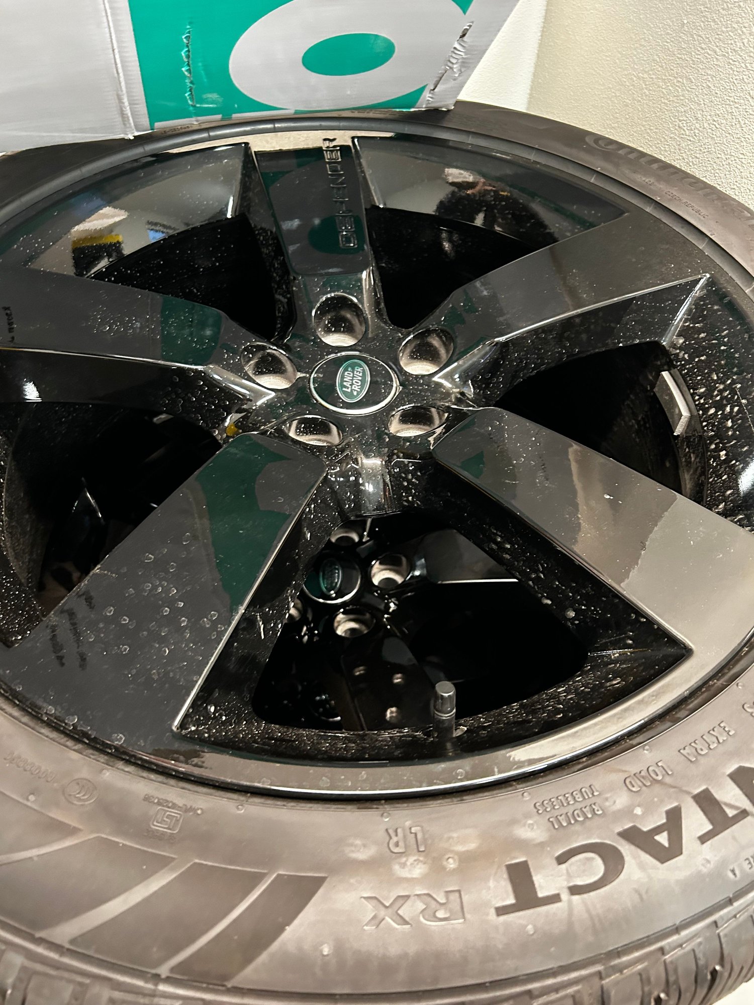 Wheels and Tires/Axles - 22" Style 5098, Gloss Black wheels (total of 5) - Used - 2020 to 2026 Land Rover Defender 110 - Mountain View, CA 94043, United States