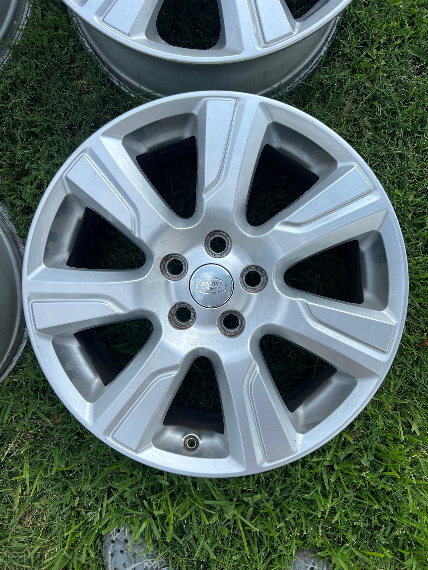 Wheels and Tires/Axles - OEM 2016 LR4 Wheels - 19" - Used - 2016 Land Rover LR4 - Houston, TX 77379, United States