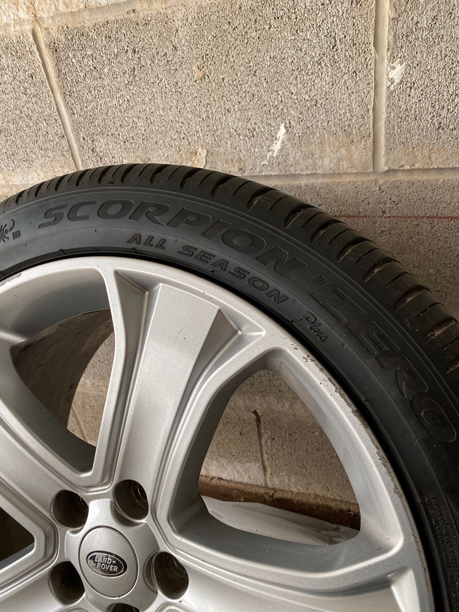 Wheels and Tires/Axles - Range Rover Sport 5 Spoke Wheels & Tires 275/40/R20 - Used - 0  All Models - Mishawaka, IN 46545, United States