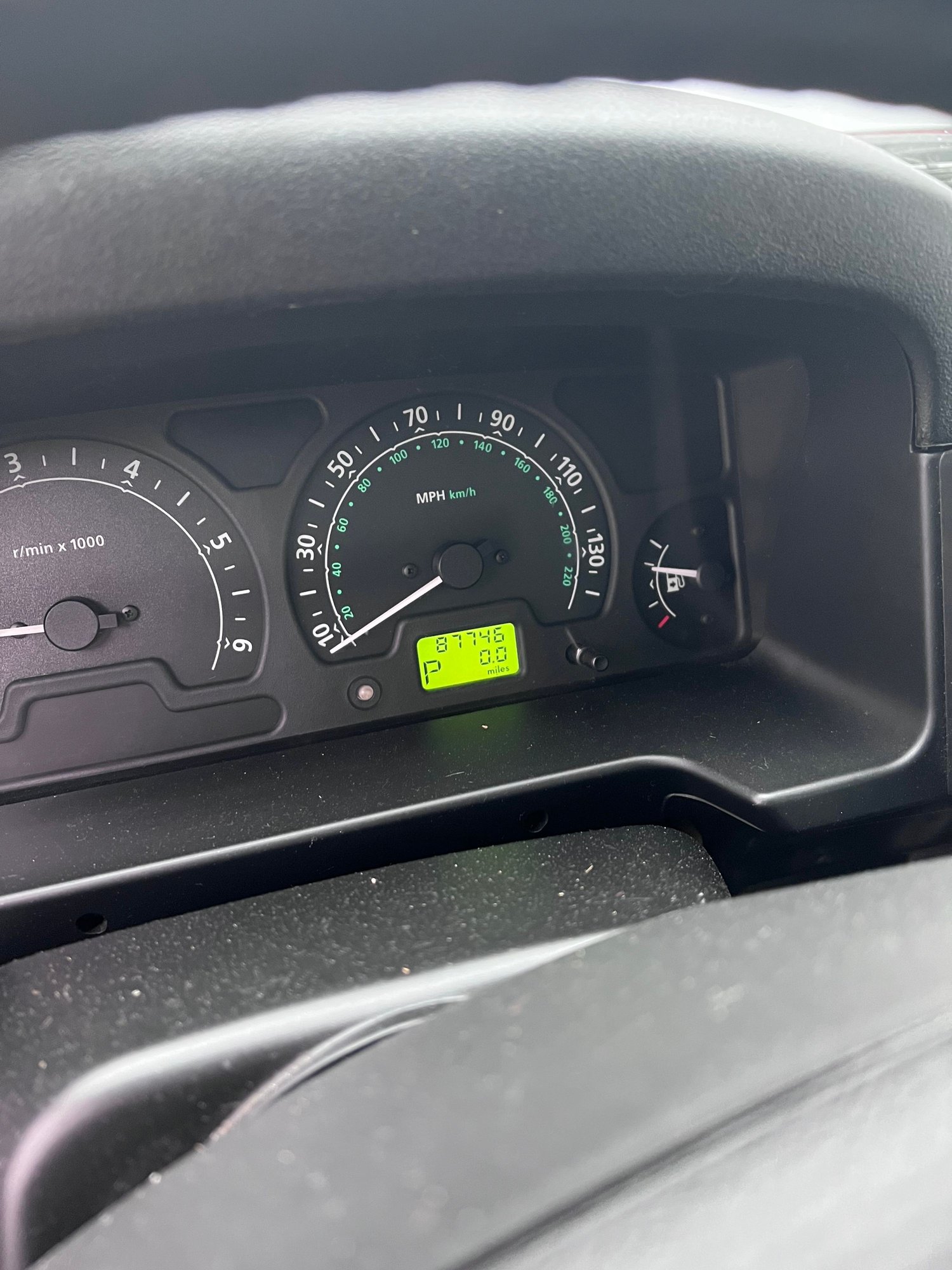 2004 Land Rover Discovery - 2004 Land Rover Discovery (Blown Head Gasket) - Used - VIN SALTW19424A865987 - 87,000 Miles - 8 cyl - AWD - Automatic - SUV - Silver - Gansevoort, NY 12831, United States