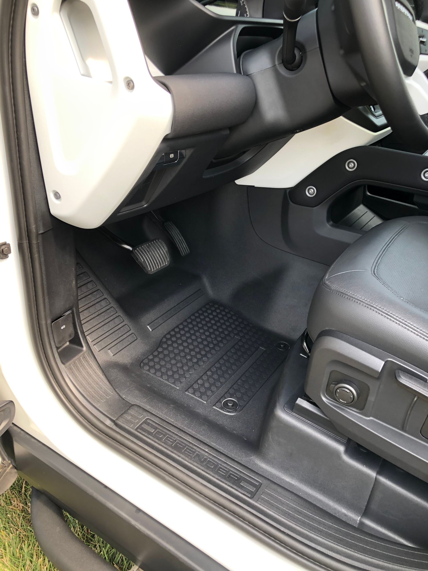 2023 Land Rover Defender - 2023 Land Rover Defender 30th anniversary for sale! - Used - VIN salej7ex3p2113336 - 14,500 Miles - 4 cyl - 4WD - Automatic - SUV - White - Rochester Hills, MI 48309, United States