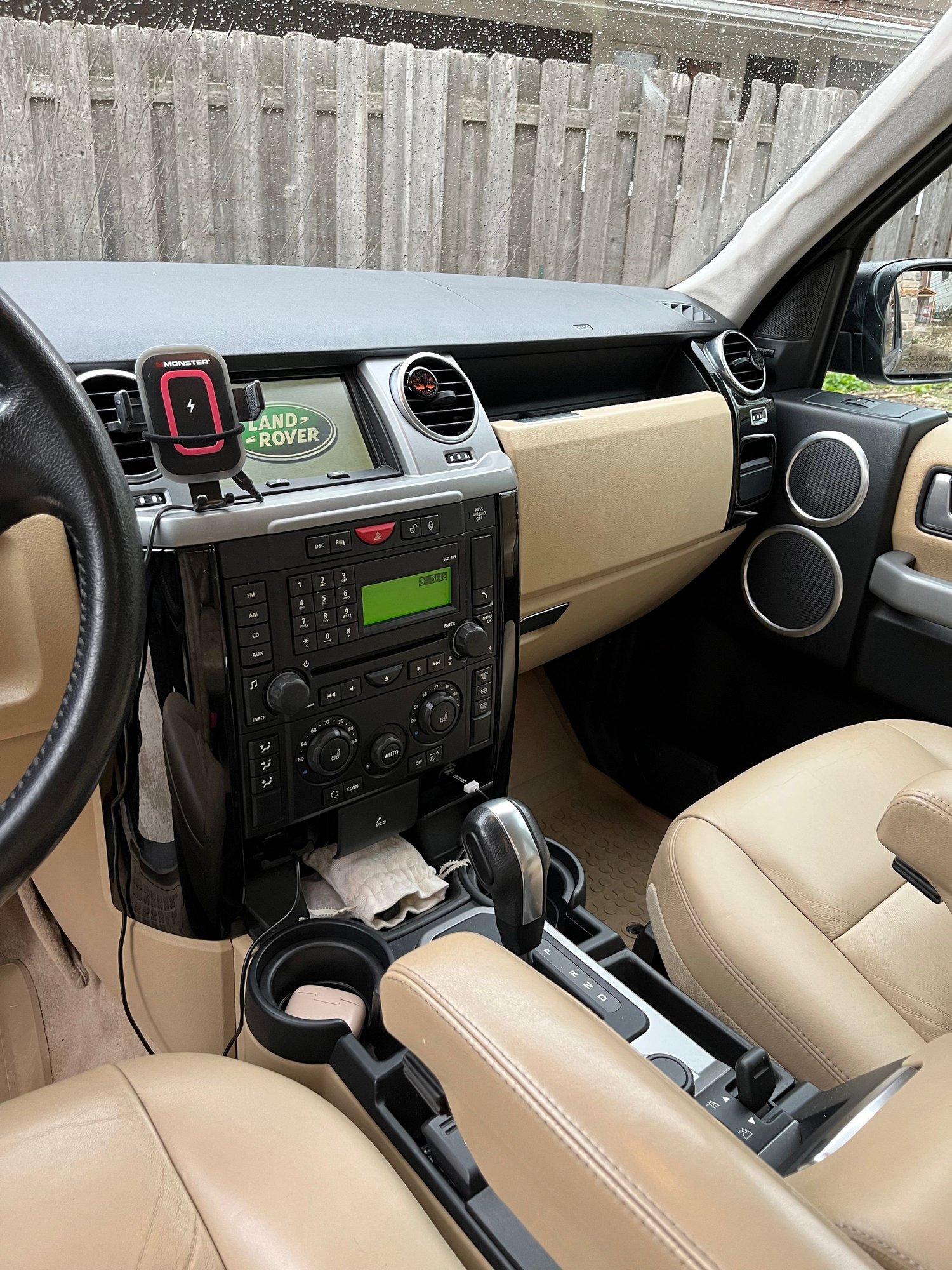 2008 Land Rover LR3 - 2008 LR3 HSE in great mechanical shape - Used - VIN SALAG25418A460581 - 116,000 Miles - 8 cyl - 4WD - Automatic - SUV - Black - Madison, WI 53706, United States