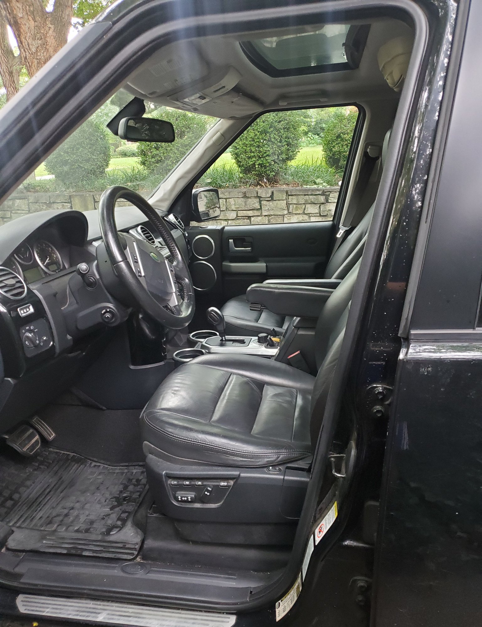 2008 Land Rover LR3 - 2008 Land Rover LR3 HSE - Used - VIN SALAG25478A481077 - 200,096 Miles - 8 cyl - AWD - Automatic - SUV - Black - Kansas City, MO 64113, United States