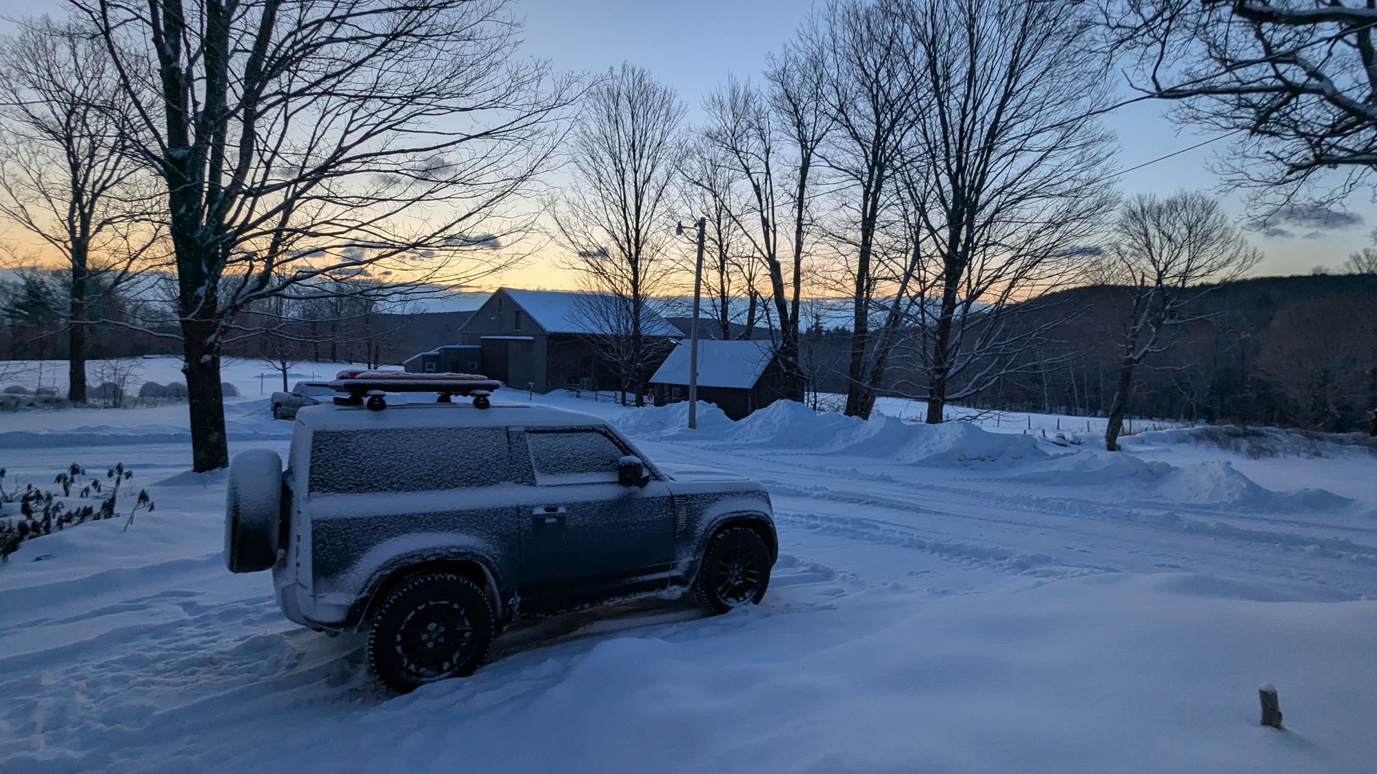 2022 Land Rover Defender - 2022 Defender 90 S P300 Tasman Blue White Roof - Used - VIN SALEJ6RXON2074111 - 50,500 Miles - 4 cyl - AWD - Automatic - SUV - Blue - Pleasantville, NY 10570, United States