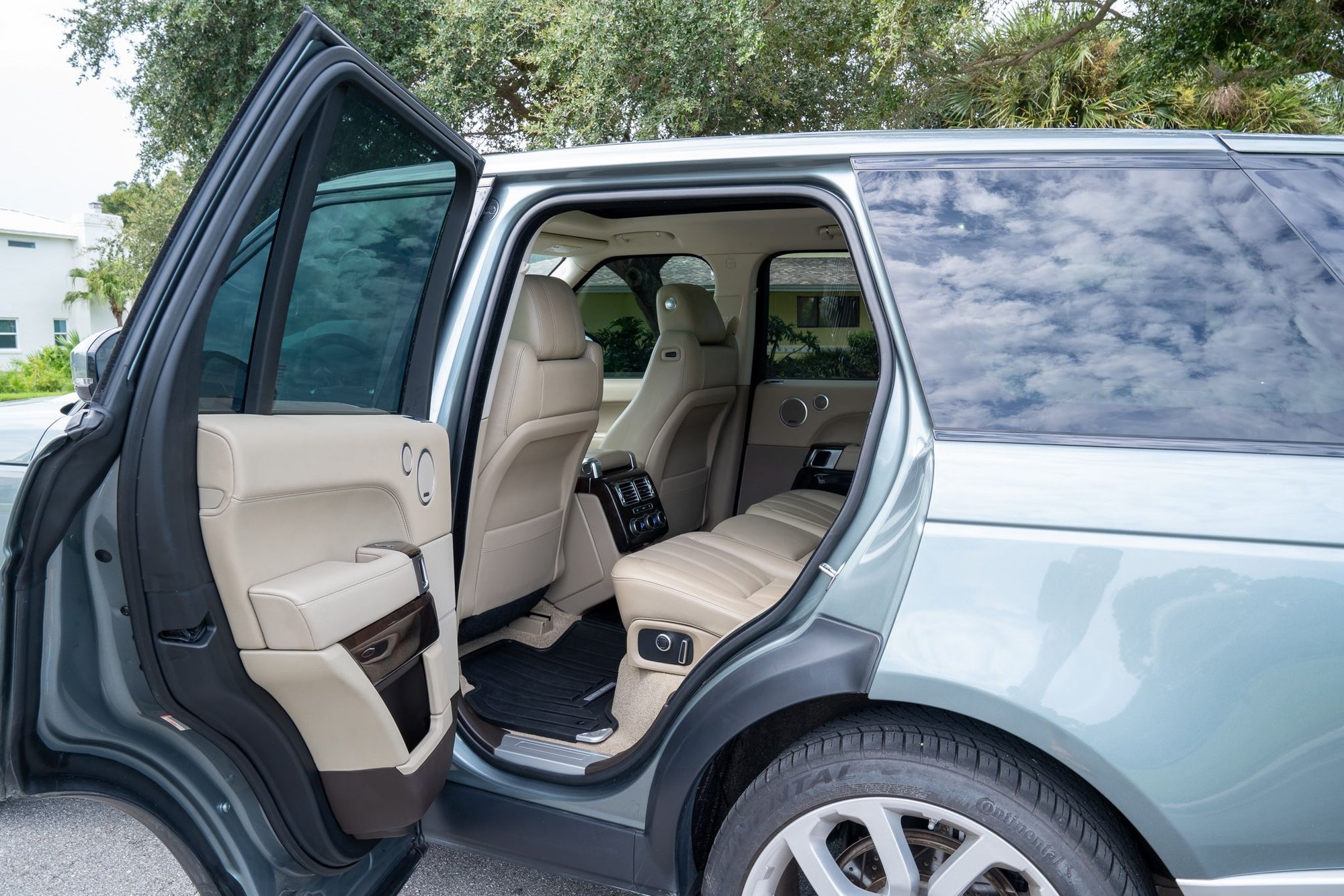 2017 Land Rover Range Rover - 2017 Range Rover, Td6, CPO, high option car - Used - VIN SALGS2FK8HA341349 - Satellite Beach, FL 32937, United States