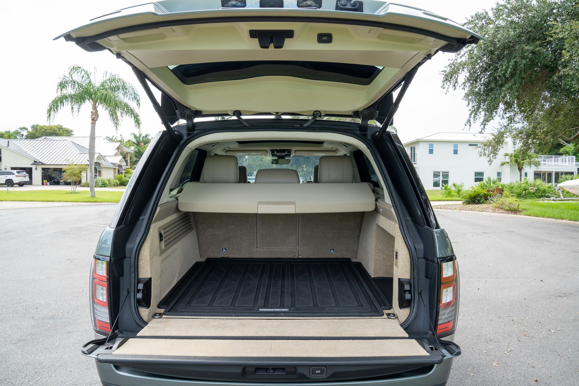 2017 Land Rover Range Rover - 2017 Range Rover, Td6, CPO, high option car - Used - VIN SALGS2FK8HA341349 - Satellite Beach, FL 32937, United States