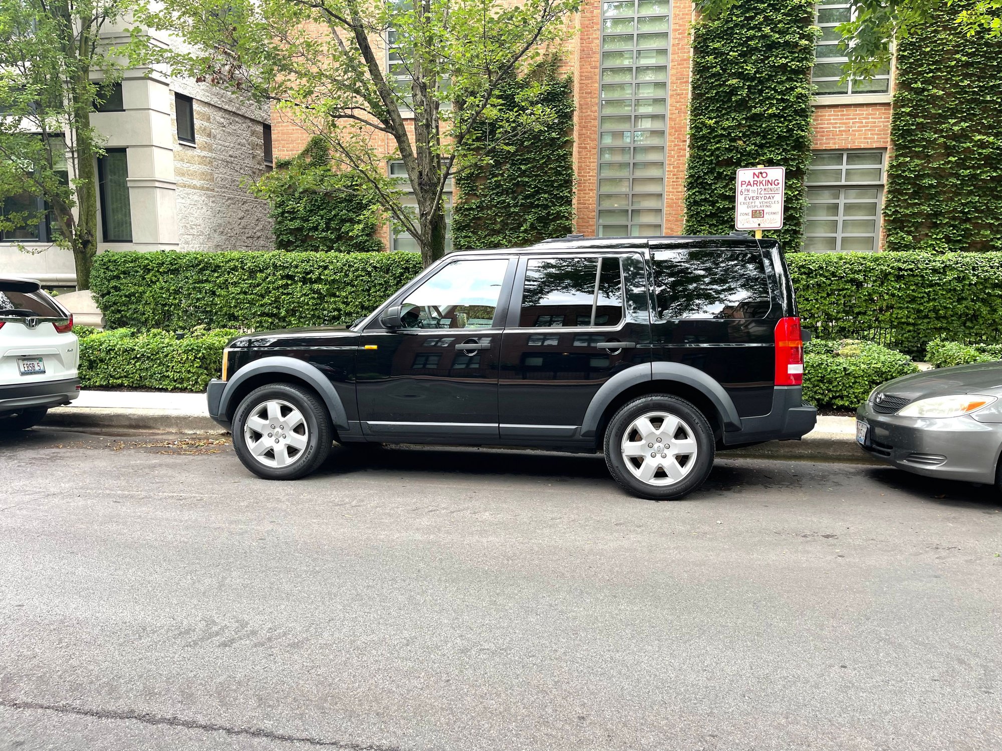 2005 Land Rover LR3 - FS: 2005 Land Rover LR3 HSE 4.4 V8, 183k miles - Used - VIN SALAG25495A346713 - 183,950 Miles - 8 cyl - AWD - Automatic - SUV - Black - Chicago, IL 60614, United States