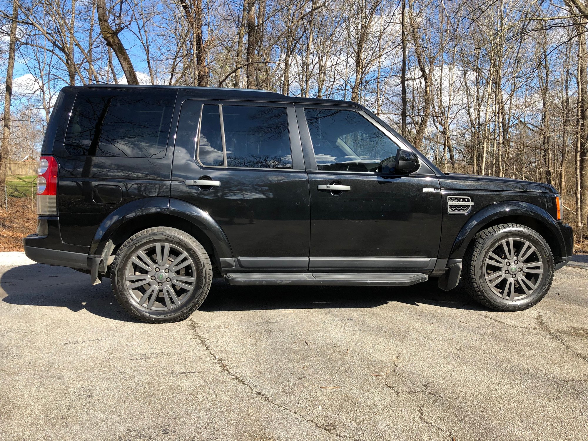 2010 Land Rover LR4 - 2010 Land Rover LR4 Lux plus HD package - very low miles - $21,500 obo - Used - VIN SALAK2D41AA539013 - 8 cyl - AWD - Automatic - SUV - Black - Chattanooga, TN 37353, United States