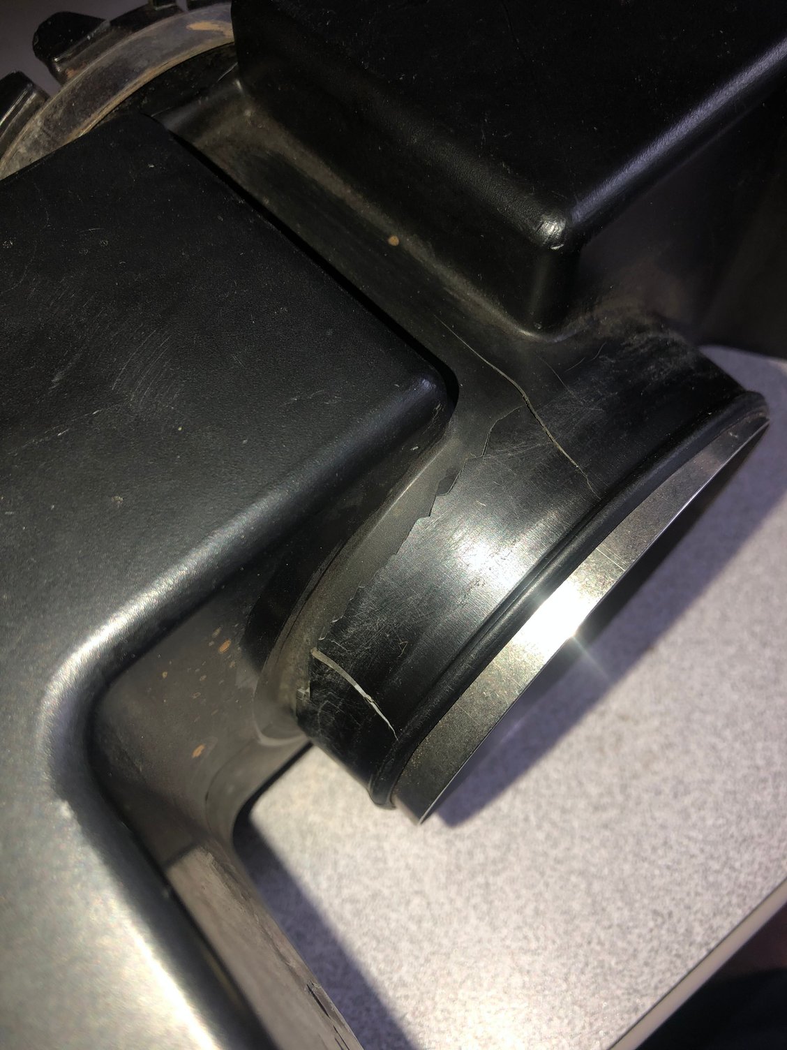 cracked resonator causing bank 1 too lean bank 2 too rich? Land Rover