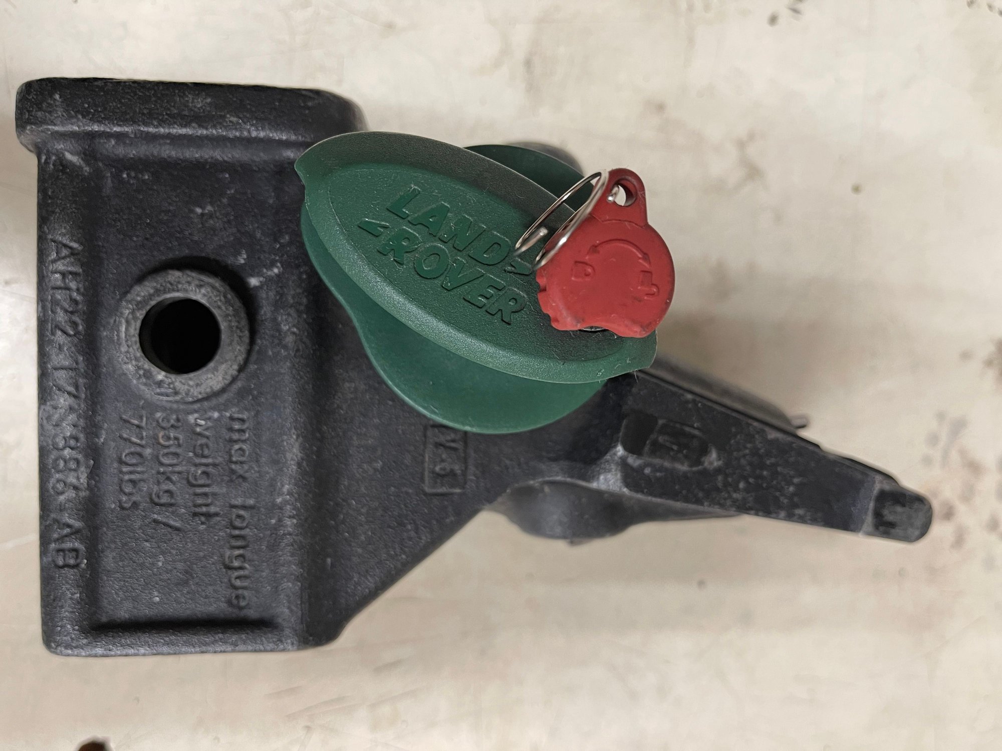 Accessories - LR3/LR4 New style OEM hitch with 2 keys - Used - 0  All Models - Glendale, CA 91208, United States
