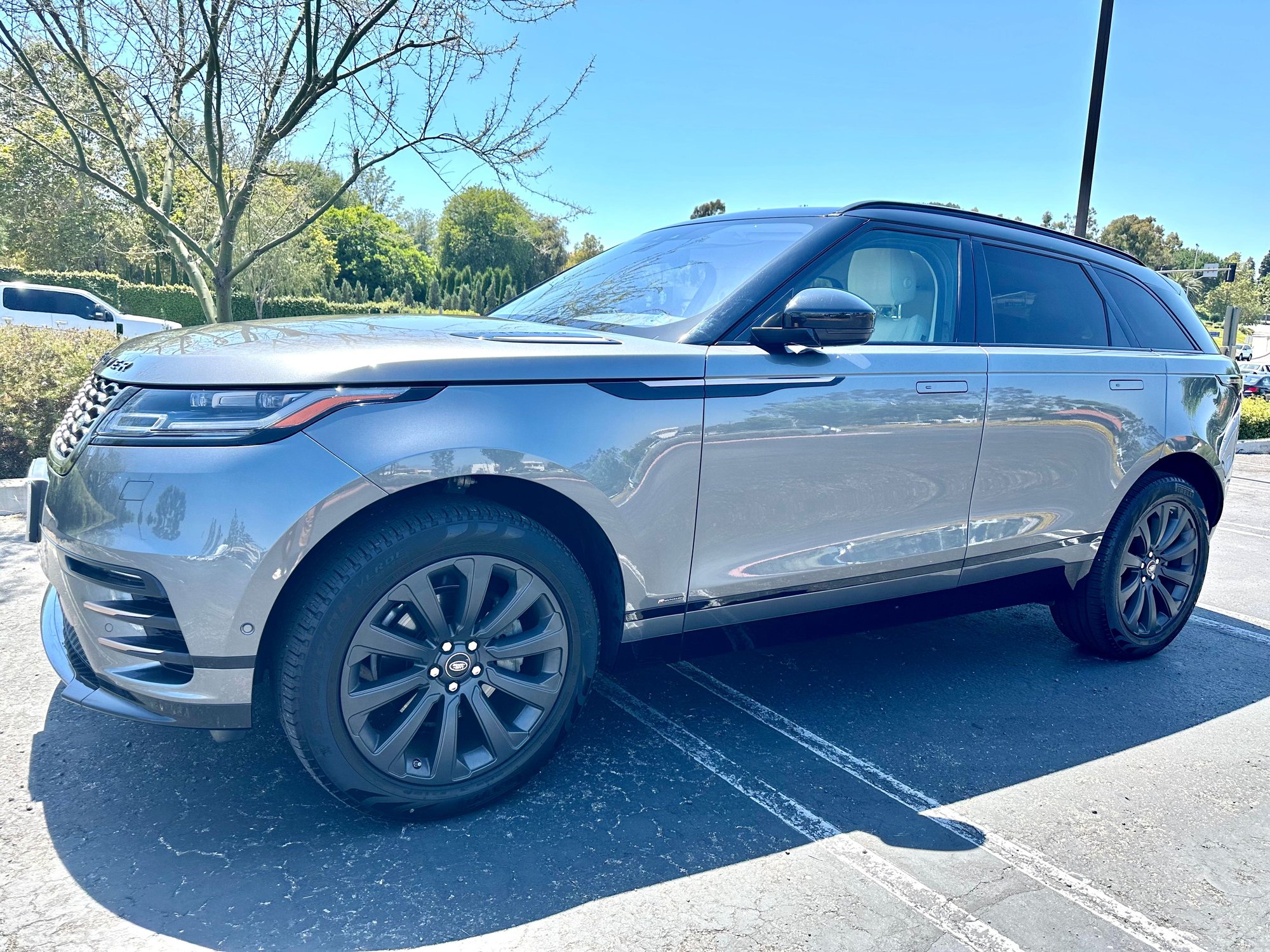 2019 Land Rover Range Rover Velar - Excellent 2019 Range Rover Velar 250 R Dynamic - Used - VIN SALYL2EX4KA215527 - 25,000 Miles - 6 cyl - 4WD - Automatic - SUV - Gray - Irvine, CA 92618, United States
