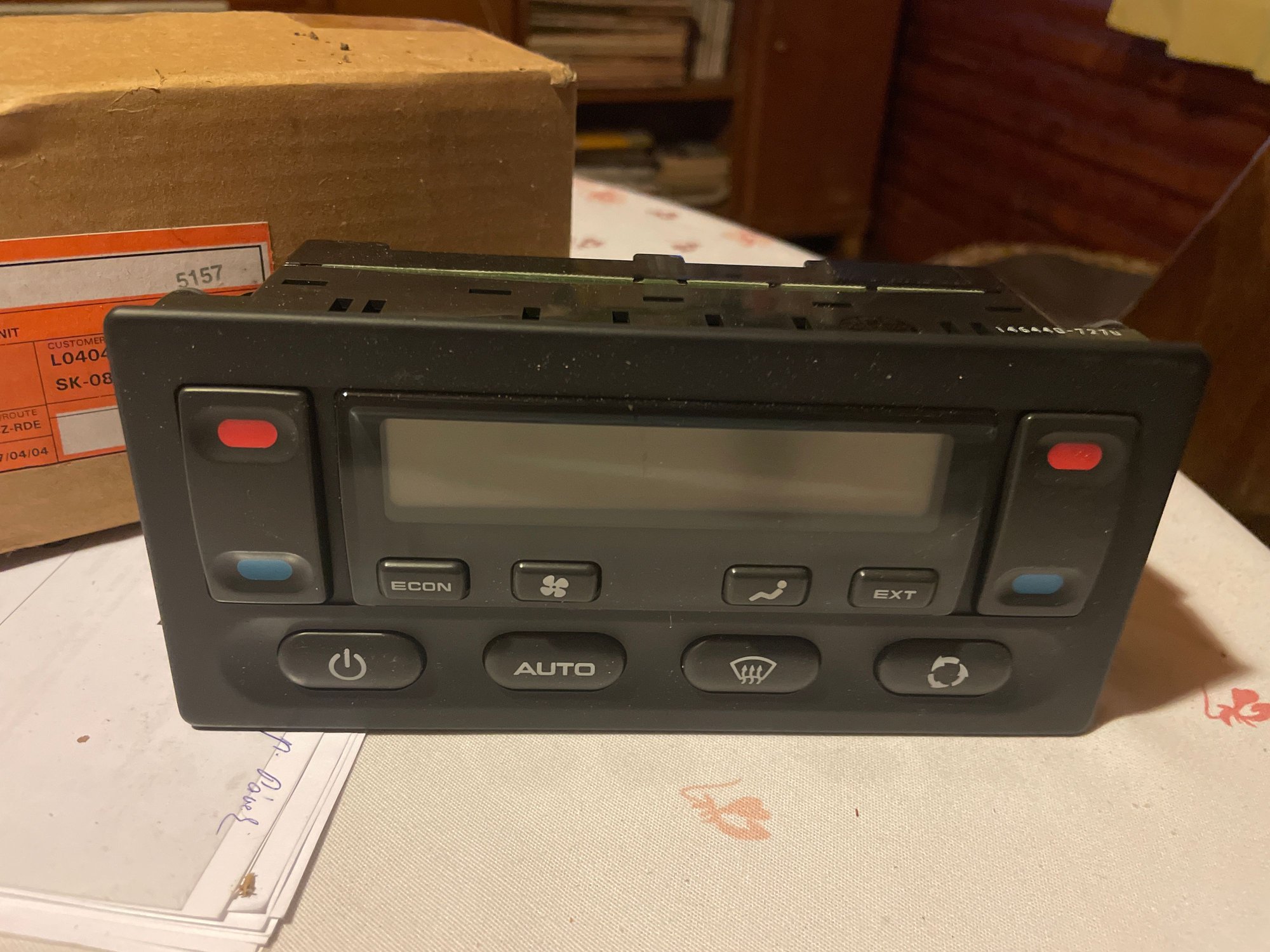 2002 Land Rover Discovery - Ac controller and mirror - Prague, Czech Republic