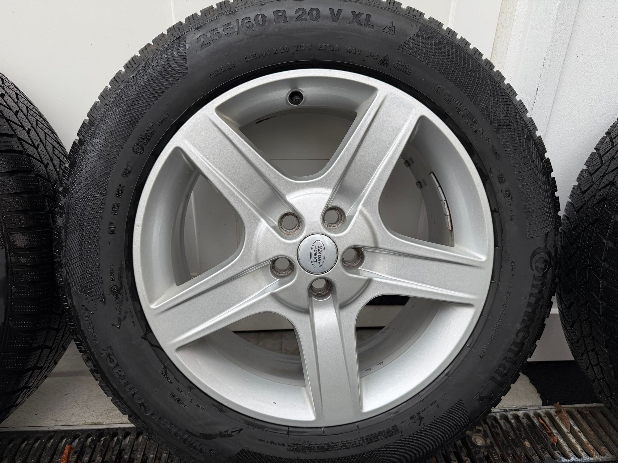 Wheels and Tires/Axles - 20" Wheels with Mounted Snow Tires - Used - 2020 to 2026 Land Rover Defender 110 - Basking Ridge, NJ 07920, United States