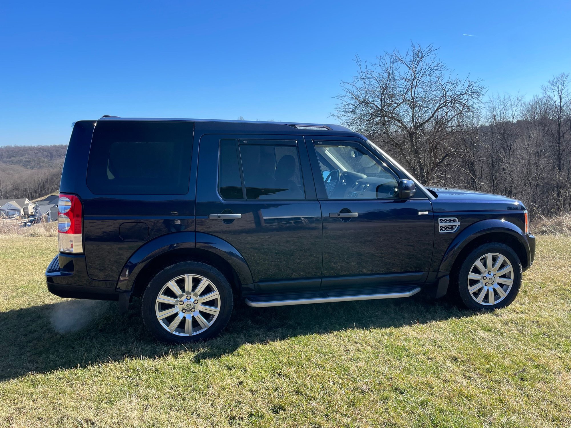 2013 Land Rover LR4 - Well Cared For 2013 Loire Blue L - Used - VIN SALFR2BG2DH365401 - 186,635 Miles - 8 cyl - AWD - Automatic - SUV - Blue - Pittsburgh, PA 15086, United States