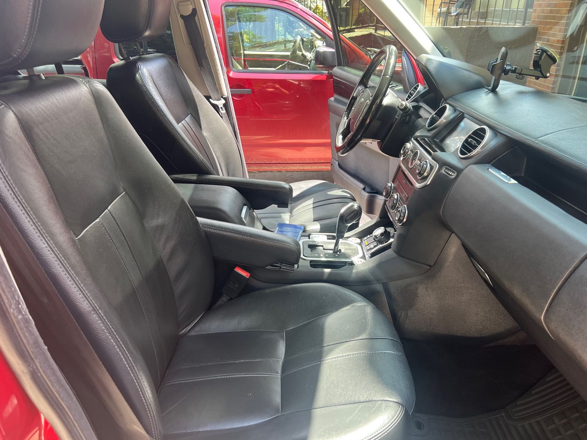 2013 Land Rover LR4 - Beautiful 2013 LR4 Firenze Red - Used - VIN SALAG2D41DA694618 - 8 cyl - 4WD - Automatic - SUV - Red - Colorado Springs, CO 80919, United States