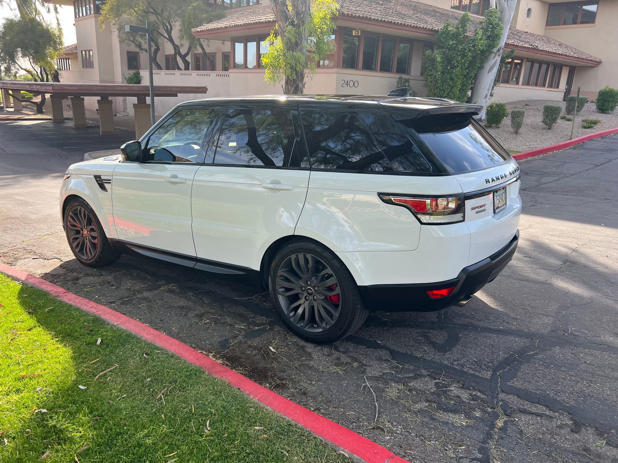 2017 Land Rover Range Rover Sport - 2017 Range Rover Sport Supercharged Dynamic 5.0L - Used - VIN SALWR2FE3HA148494 - 46,000 Miles - 4WD - Automatic - SUV - White - Phoenix, AZ 85018, United States