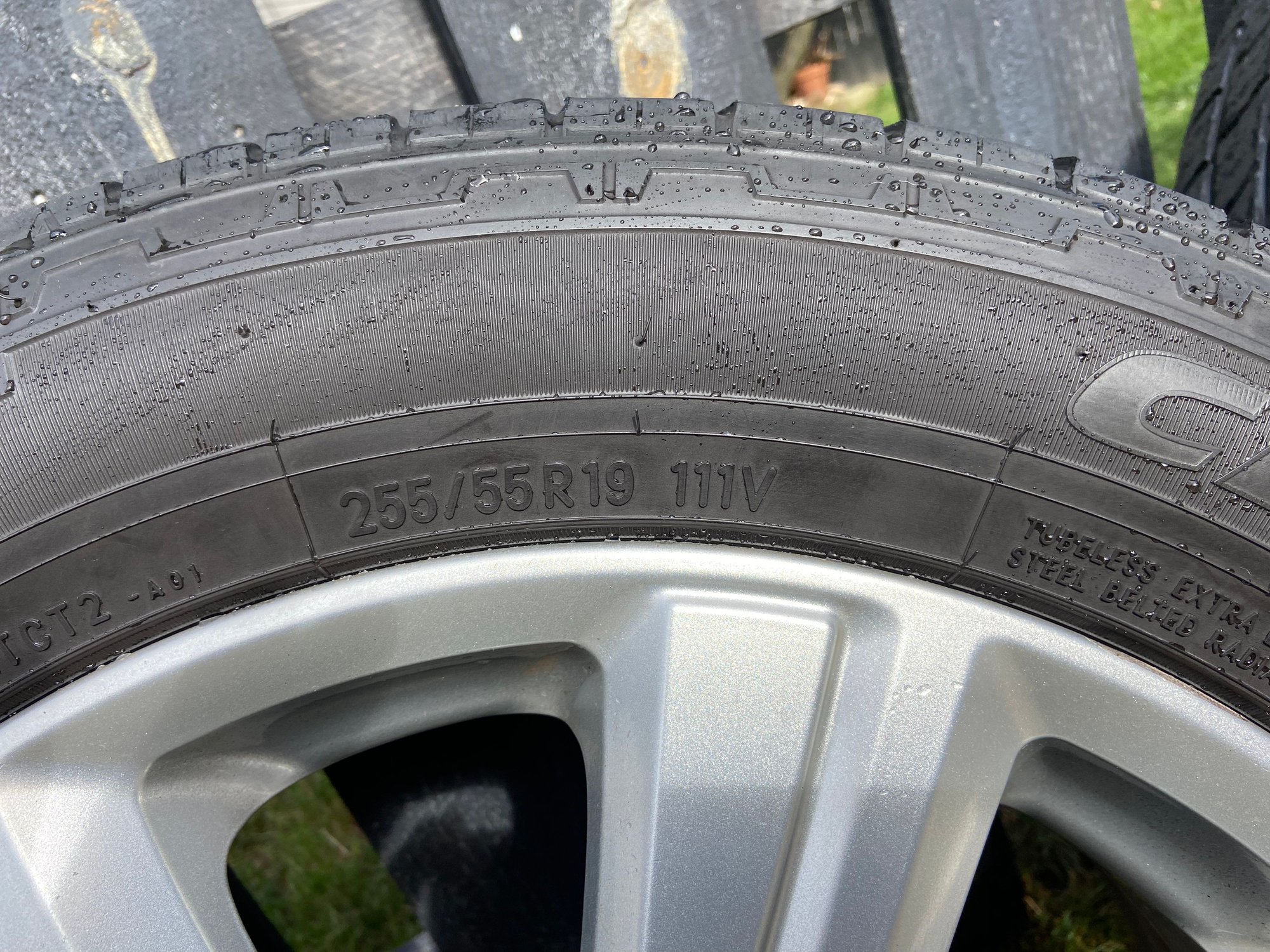 Wheels and Tires/Axles - LR4 - Factory rims/tires & TPMS sensors - Used - 2014 to 2016 Land Rover LR4 - Buffalo, NY 14222, United States