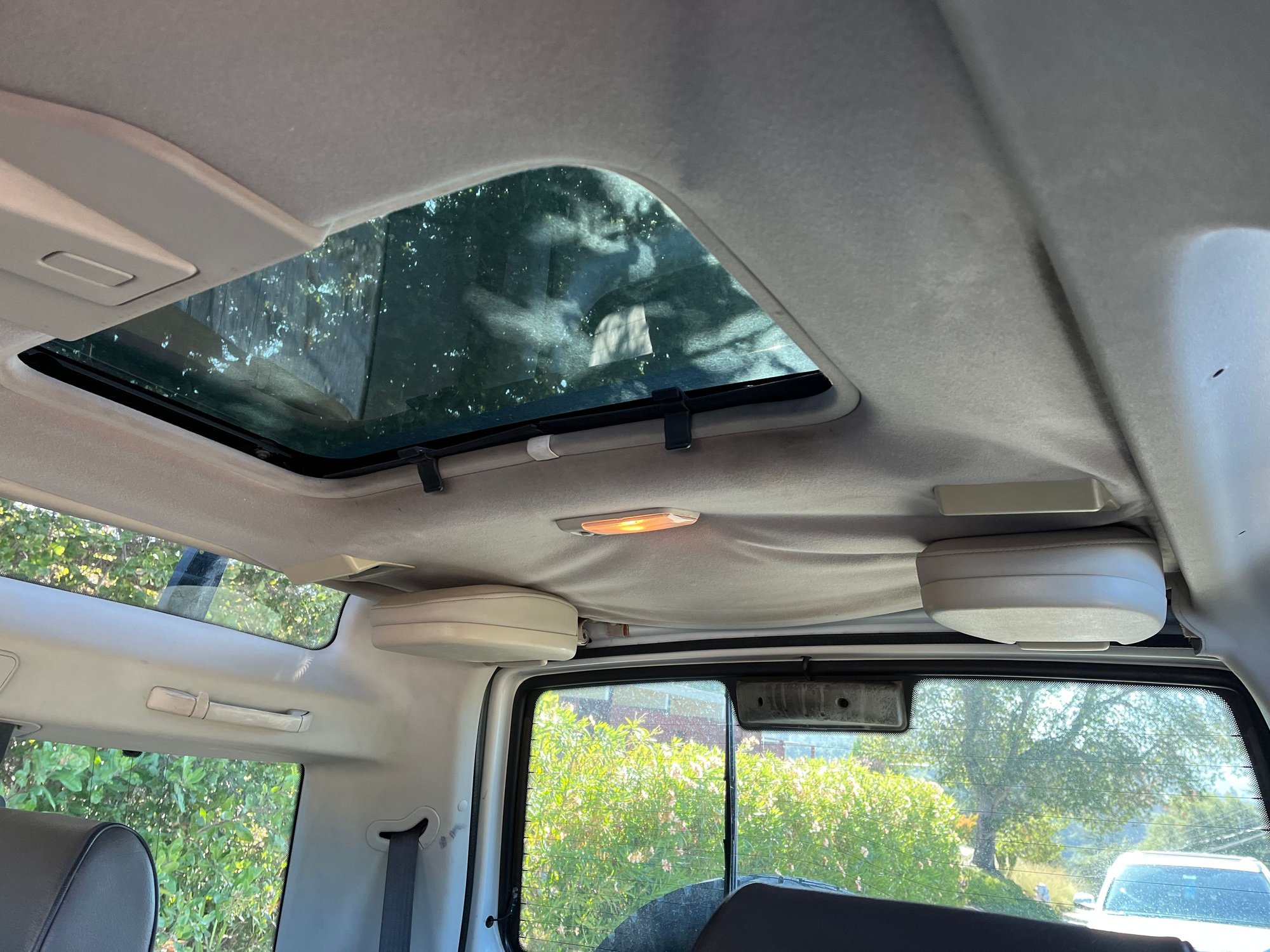 2000 Land Rover Discovery - 2000 Land Rover Discovery 2 SE7 - Used - VIN SALTY1540YA241322 - 203,000 Miles - 8 cyl - 4WD - Automatic - SUV - White - Castro Valley, CA 94552, United States